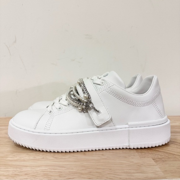 Stuart Weitzman Pearldrop Sneakers - Picture 3 of 12